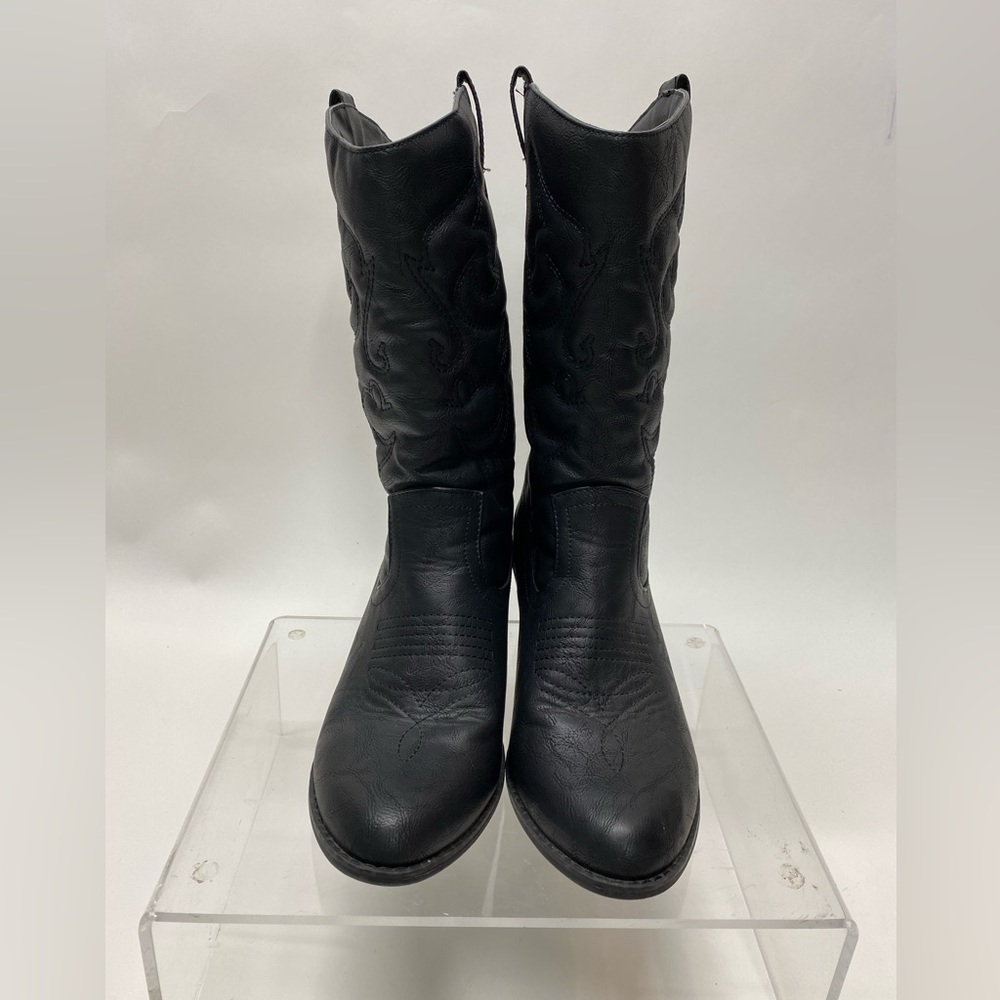 Vegan leather black western boots.  Size 7.5